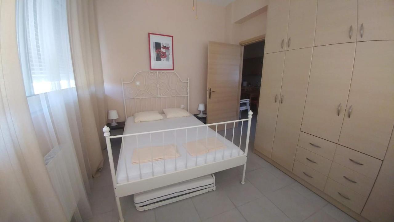 Family Apartment Derveni Eksteriør billede