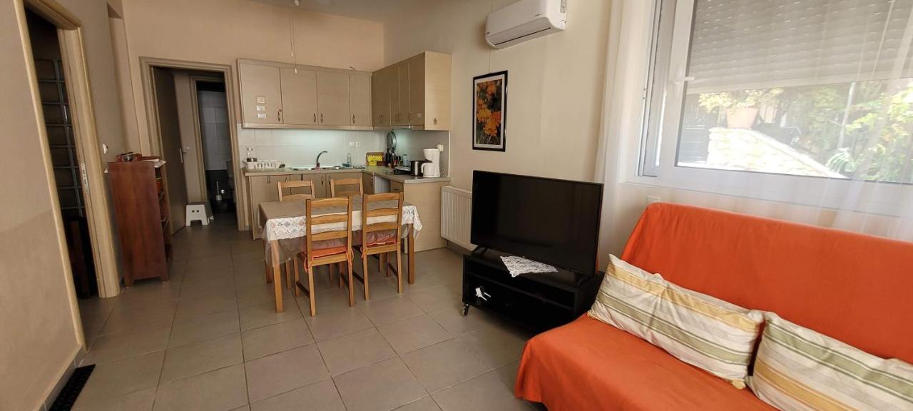 Family Apartment Derveni Eksteriør billede