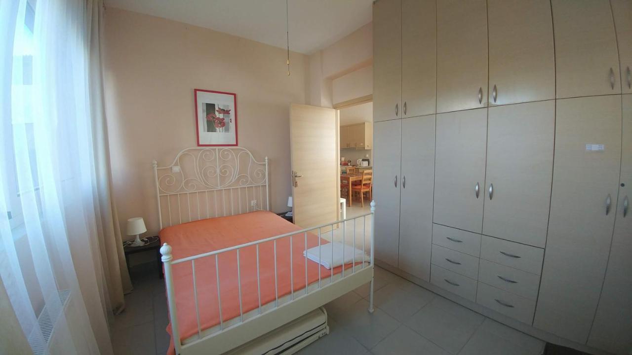Family Apartment Derveni Eksteriør billede